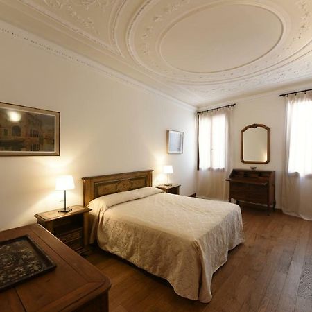 Le Due Corone Bed & Breakfast Venice Exterior photo
